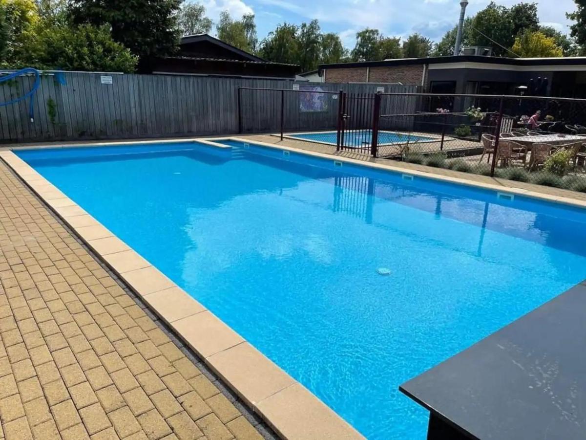 Bosrijk Chalet - Hottub - Veluwe Putten Εξωτερικό φωτογραφία