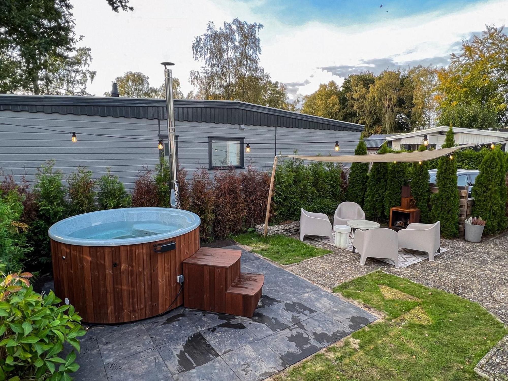 Bosrijk Chalet - Hottub - Veluwe Putten Εξωτερικό φωτογραφία