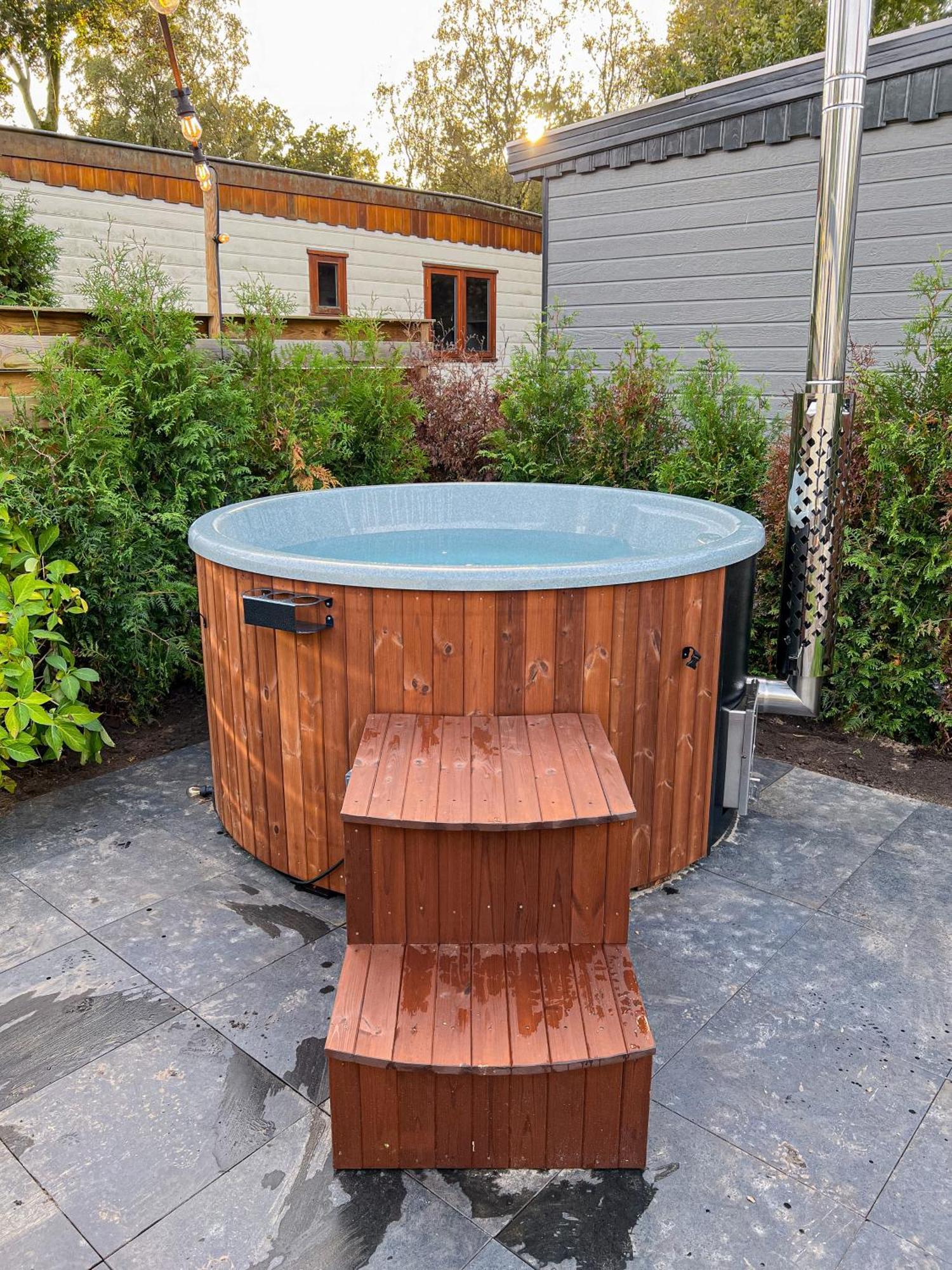 Bosrijk Chalet - Hottub - Veluwe Putten Εξωτερικό φωτογραφία